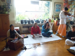 Kirtan1